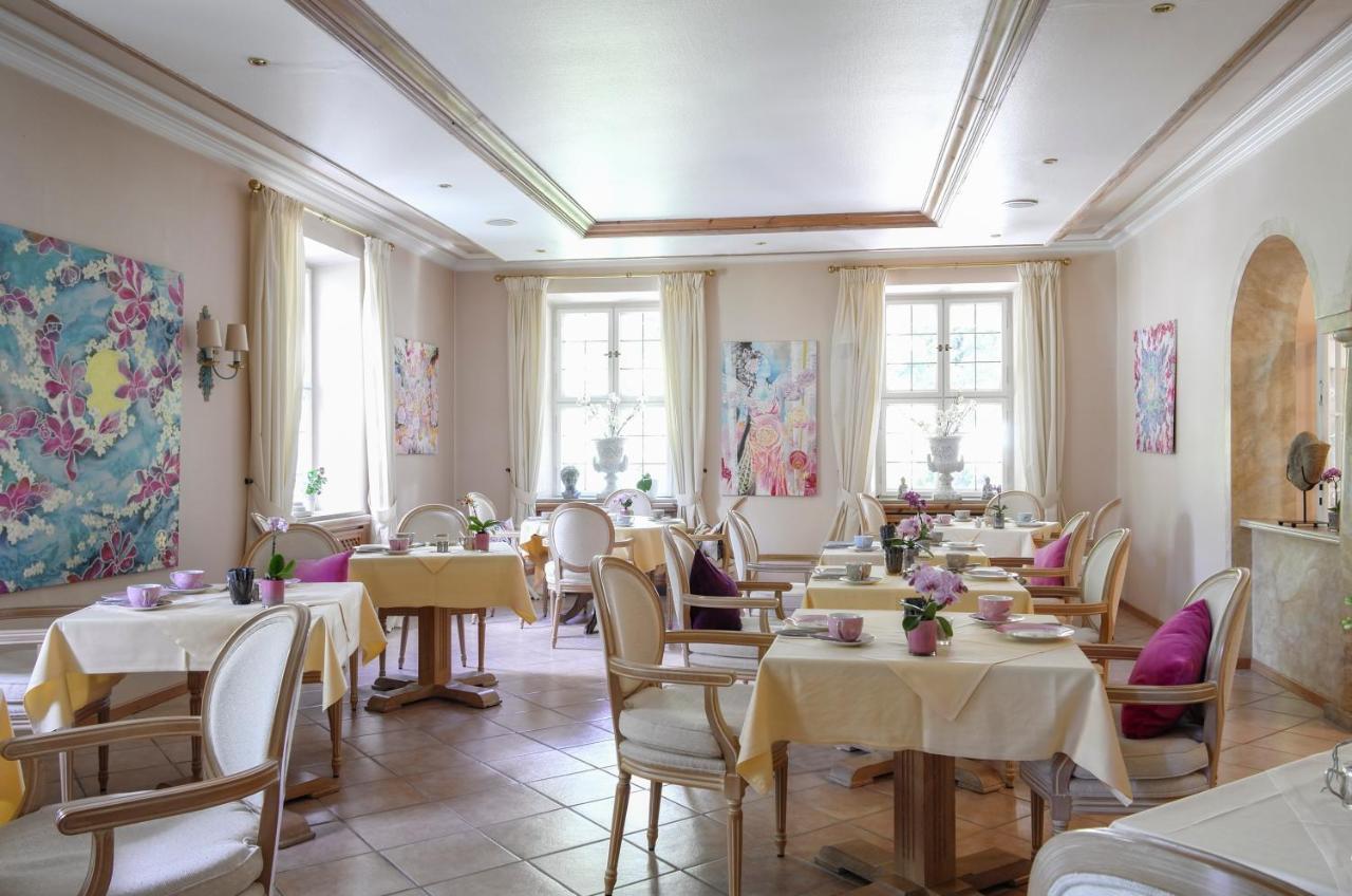 Adolphine Hotel